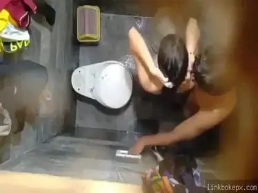 Bokep Indo Ngentot Berdiri Pasangan Sambil Mandi
