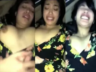 Jeritan Nikmat Cewek Dientot Dalam Mobil Puas