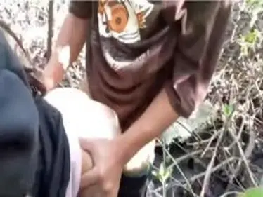 Mahasiswa Ngewe Di Hutan Pakai Gaya Doggy