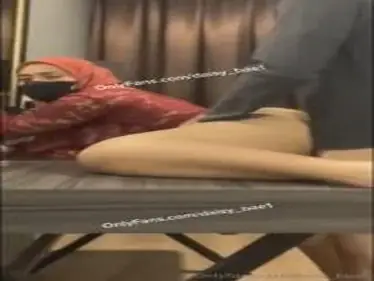 Tante Kebaya Merah